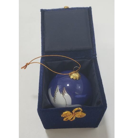 VTG Pier 1 Li Bien Peace Dove Hand Painted Glass Ornament in Silk Box, EUC - Picture 5 of 7